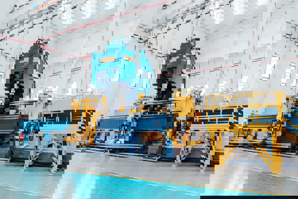 Raddrizzatrice Heavy Duty: precisione e automazione nella lavorazione di materiali complessi